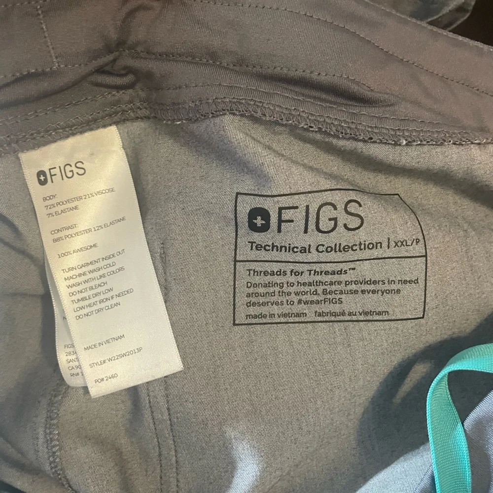 Brand: FIGS Kade Cargo Scrub Pants for Women and Men size XL - Picture 13 of 14